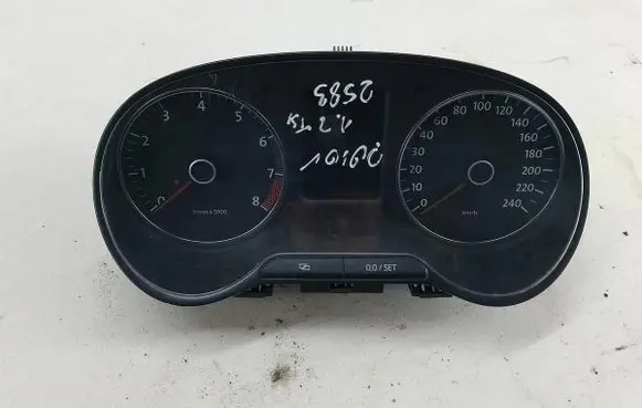 Speedometer (instrument cluster)