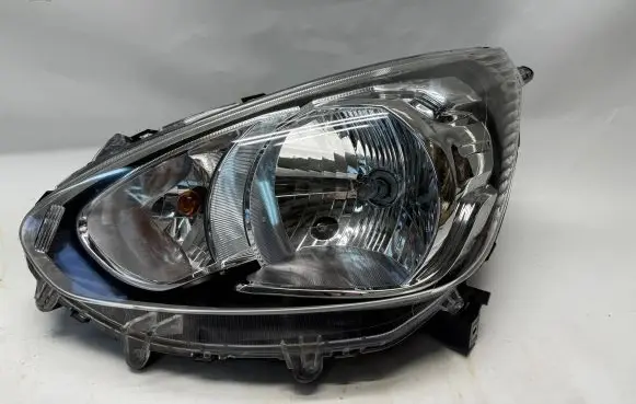 Mitsubishi Space Star Headlight/headlamp 8301C193