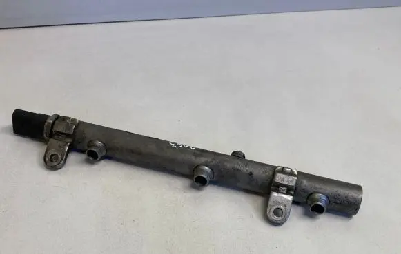 Jeep Grand Cherokee (WK) Fuel main line pipe A6420700695