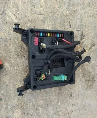 Volkswagen Golf V Gateway control module