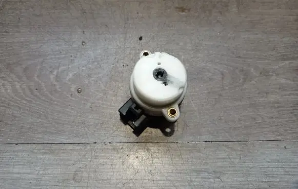 Volvo V70 Ignition lock contact 8645228