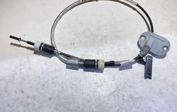 Volvo XC90 Gear shift cable linkage 31492811