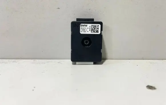 BMW X6 G06 Aerial antenna amplifier 6840273