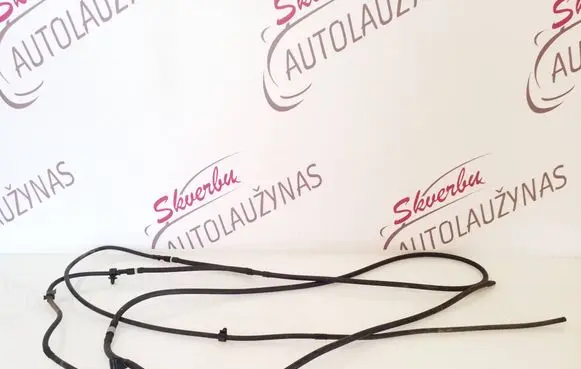 Volvo XC40 Windshield washer fluid hose LI20777