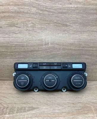 Volkswagen PASSAT B6 Climate control unit 746775 74677512
