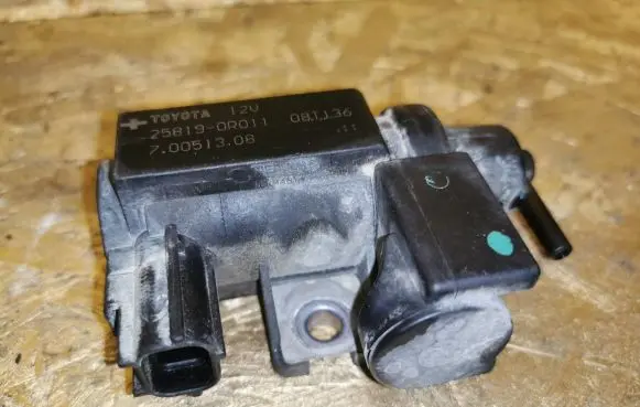 Toyota Corolla Verso AR10 Vacuum valve 258190R011 70051308 08T136