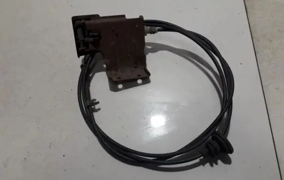 Nissan Primera Engine bonnet (hood) release handle
