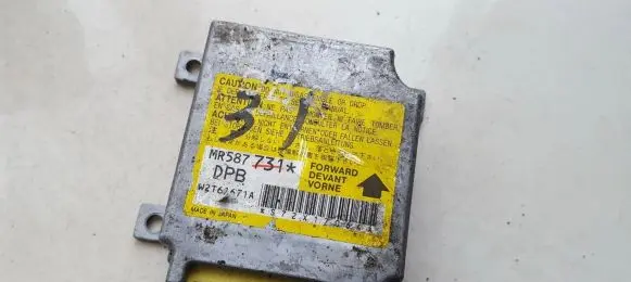Mitsubishi Outlander Airbag control unit/module mr587731 w2t61671a