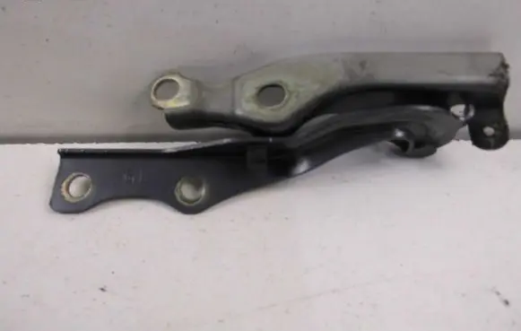 Mazda 2 Engine bonnet/hood hinges 
