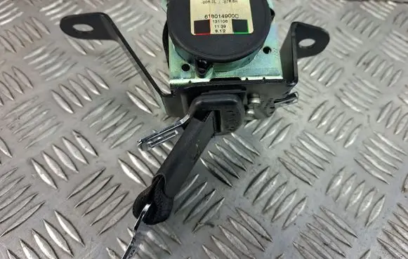 Mini Cooper Countryman R60 Middle seatbelt (rear) 618014900C