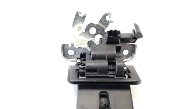 Audi A3 S3 8V Tailgate/trunk/boot lock/catch/latch 8R0827505
