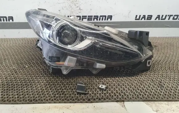Mazda 3 II Headlight/headlamp BHN351030 K2442 W1469R