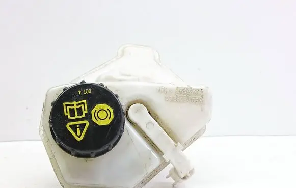 Volvo V60 Brake fluid reservoir 03350885571
