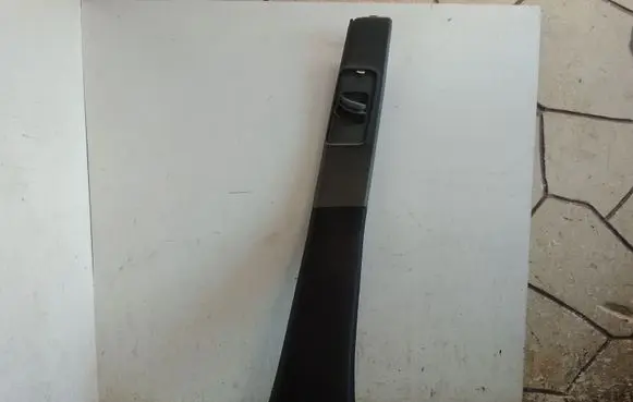 (B) pillar trim (bottom)