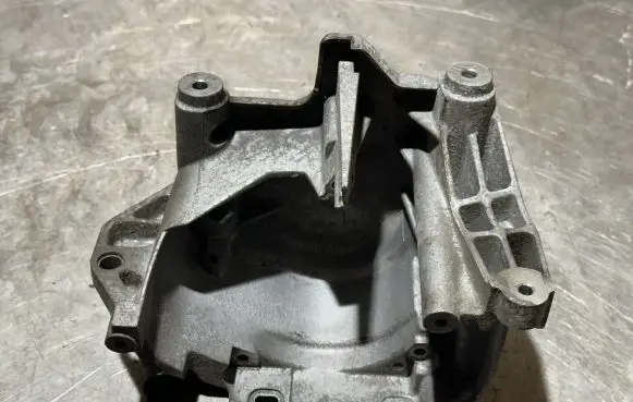 Peugeot 508 Fuel filter bracket/mount holder 9804498180