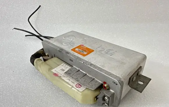 Audi 80 90 S2 B4 ABS control unit/module 0265100037 443907379C 0641783