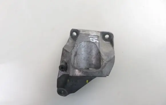Audi Q7 4L Engine mounting bracket 7L8199307A