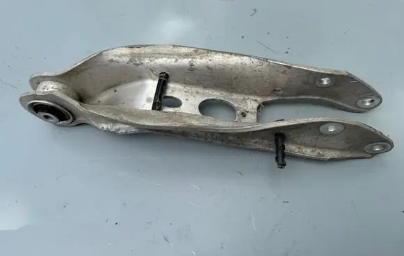 Audi e-tron Rear upper control arm/wishbone 4M0505311J