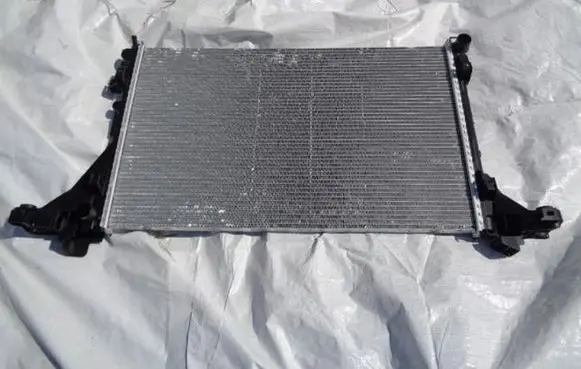 Renault Master III Coolant radiator 214107695R