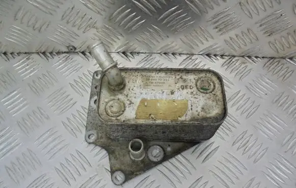 Opel Astra H Engine oil radiator 5989070231