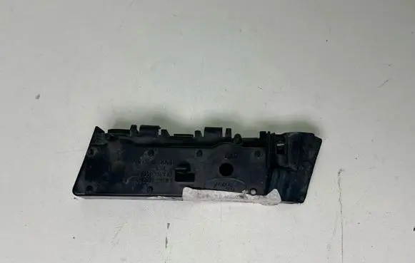 Ford Mustang VI Front bumper mounting bracket FR3B17D958AD