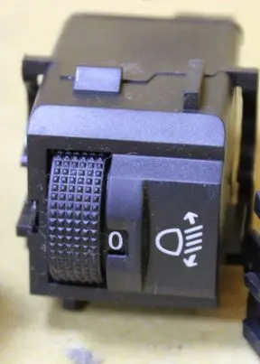 Peugeot 3008 II Headlight level height control switch 98095437ZD