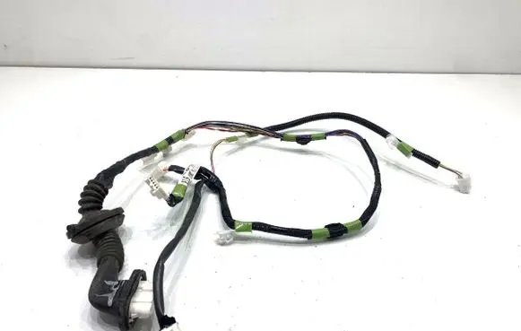 Toyota RAV 4 (XA40) Rear door wiring loom 