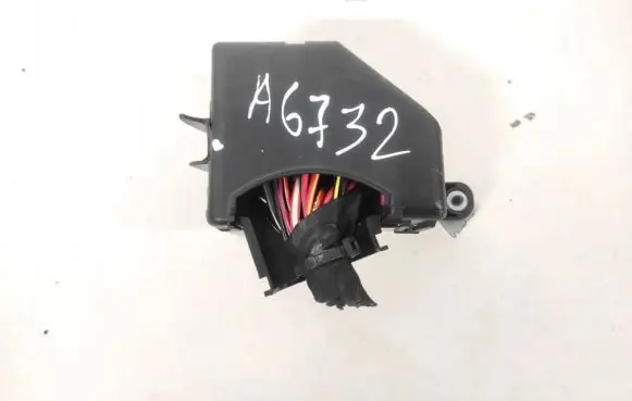 Volkswagen PASSAT B6 Fuse box set