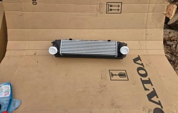 BMW 1 F20 F21 Intercooler radiator 7600530
