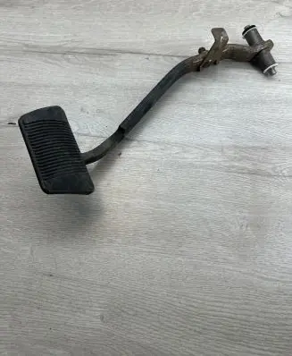 Dodge Nitro Brake pedal