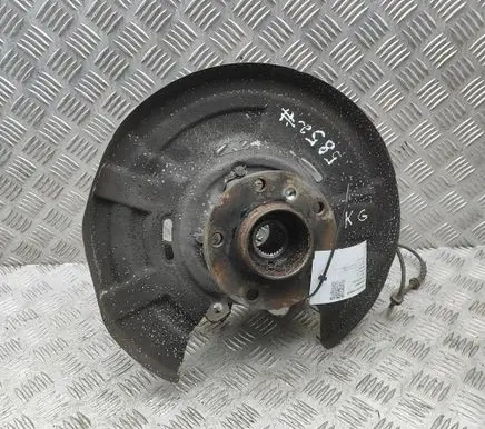 BMW 6 F12 F13 Rear wheel hub 6852893