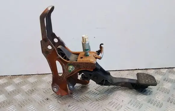 Clutch pedal