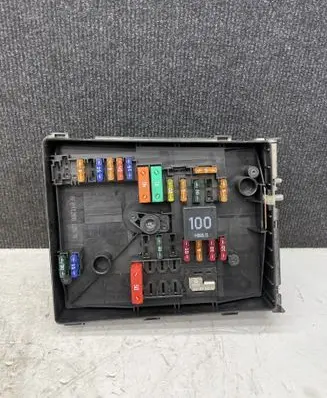 Volkswagen Caddy Fuse module 01718130 0903374580