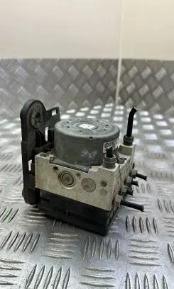 Volkswagen PASSAT B8 ABS Pump 5Q0614517BL