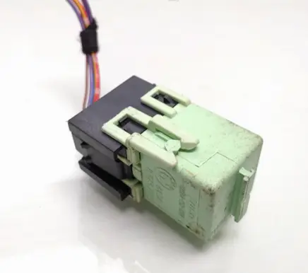 BMW X3 E83 Other relay 8373700 61368373700