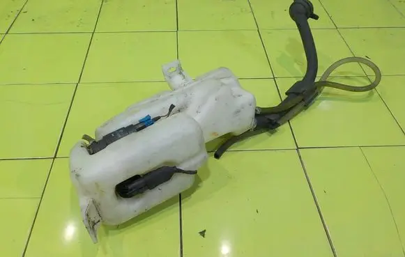 BMW 3 E30 Windshield washer fluid reservoir/tank PP36