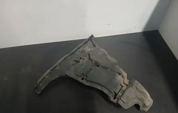 Volvo S60 Front bumper mounting bracket 08693181