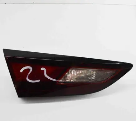 Tailgate rear/tail lights