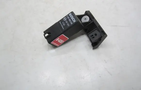 Volkswagen Golf VI Glow plug pre-heat relay 038907281D 081120