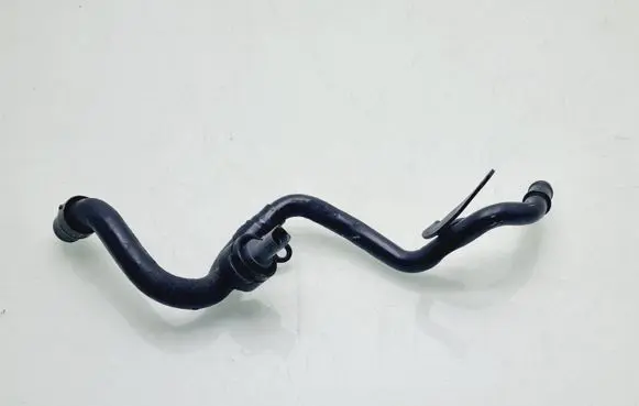 Volkswagen Touareg I Engine coolant pipe/hose 059121065