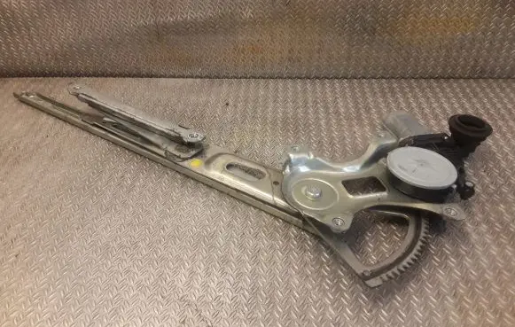 Lexus IS 220D-250-350 Front door electric window regulator 8572058010