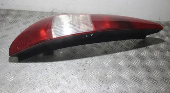 Ford Mondeo Mk III Rear/tail lights 1S7113405C