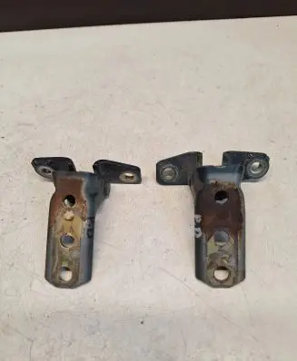 Mitsubishi Pajero Front door upper hinge