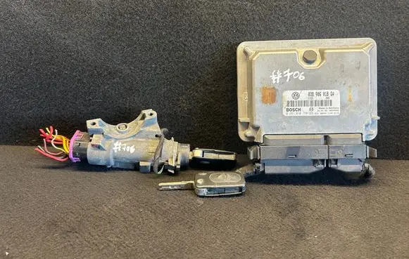 Volkswagen Golf V Engine ECU kit and lock set 038906018 4b0905851