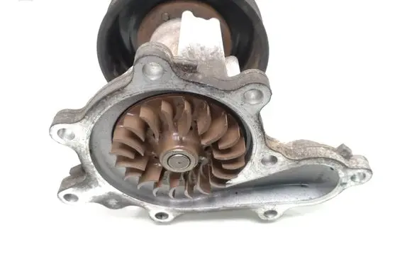 Nissan Navara D40 Water pump