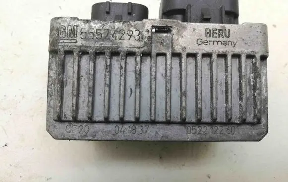 Opel Zafira C Glow plug pre-heat relay 55574293