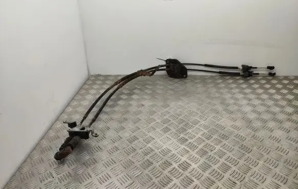 Honda FR-V Gear shift cable linkage