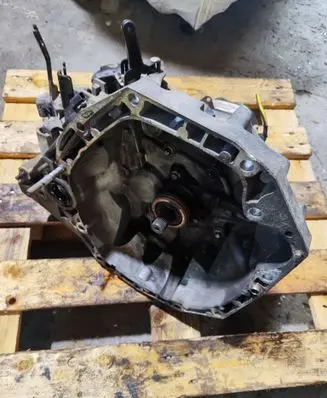 Nissan Note (E12) Manual 5 speed gearbox 320101284R