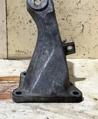 BMW 3 E46 Engine mounting bracket 6753296 22116753296 22116769142