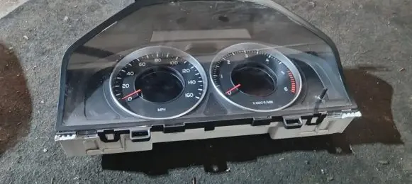 Speedometer (instrument cluster)